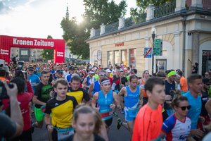 Massenstart beim Klagenfurter Altstadtlauf. Foto: Nicolas Zangerle